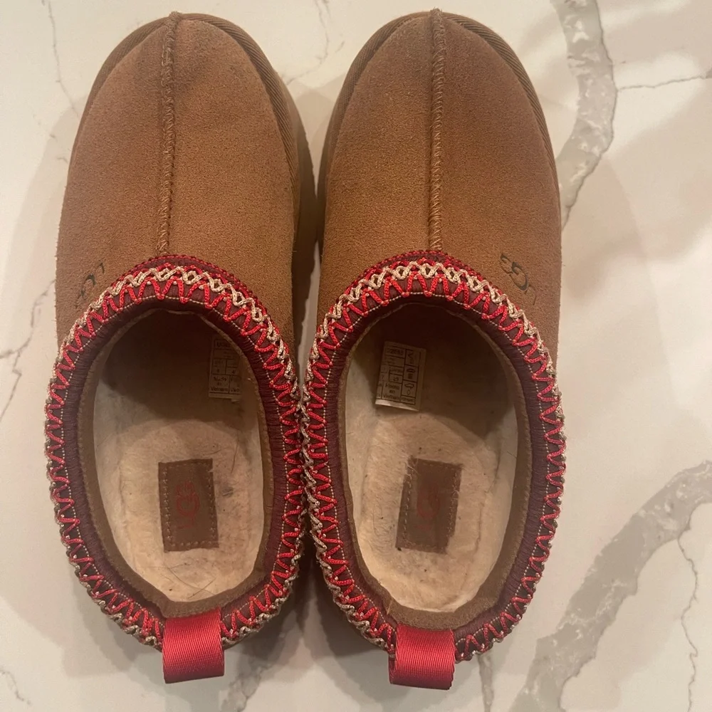 UGG Brown Slippers with Red Trim - Picture 4 of 4